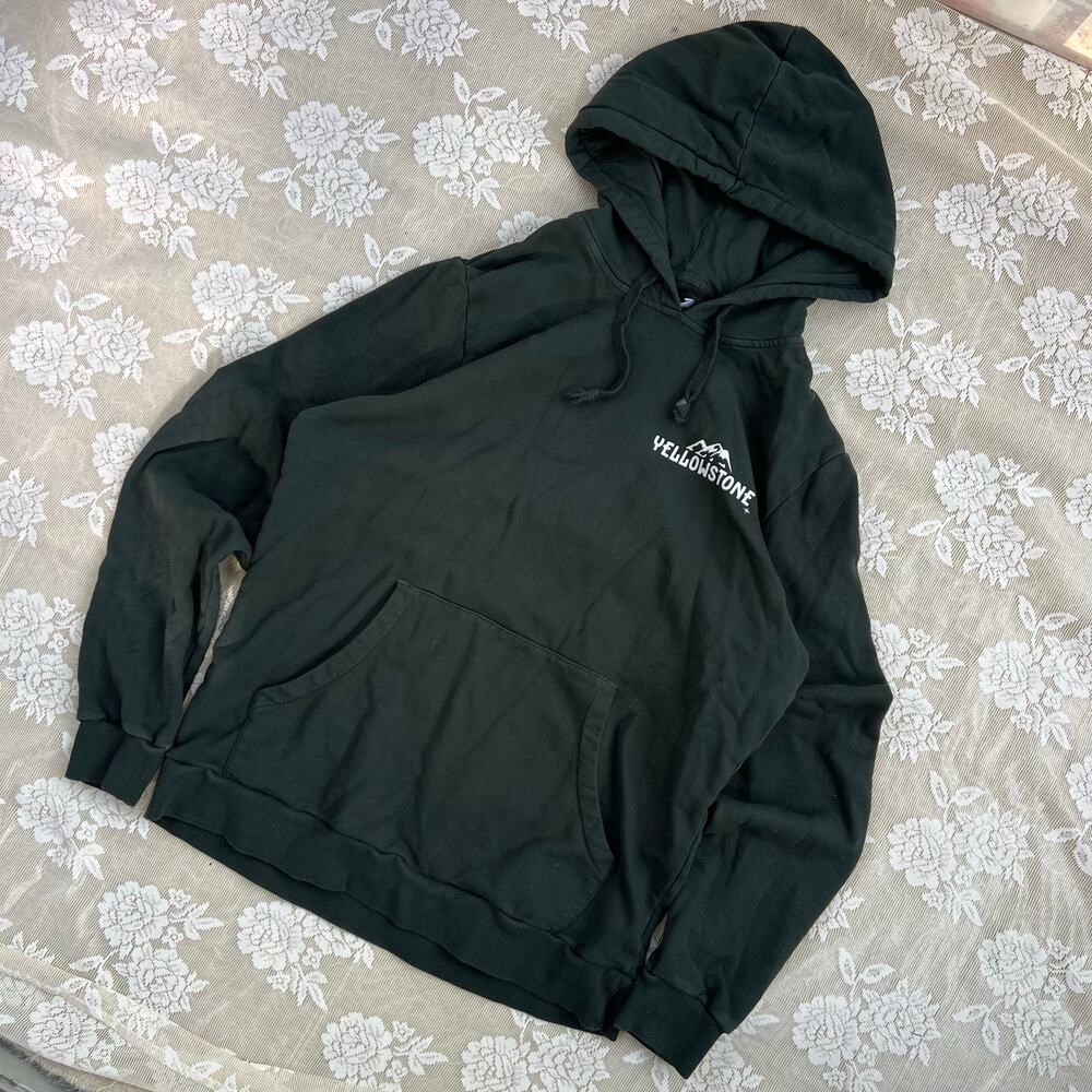 Melrose Place Yellowstone Wolf Graphic Hoodie – Size Large